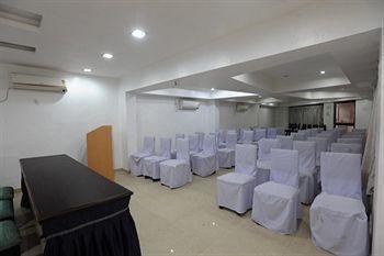Jal Sagar Hotel Vadodara Kültér fotó