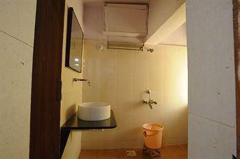 Jal Sagar Hotel Vadodara Kültér fotó