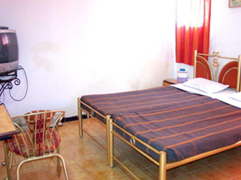 Jal Sagar Hotel Vadodara Kültér fotó